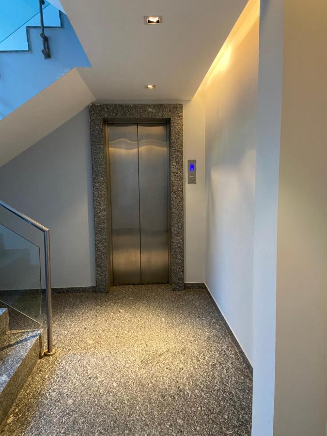 Art House Vasant Vihar New Delhi Bed & Breakfast エクステリア 写真